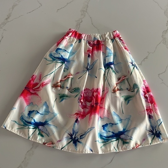 SATIN Midi Skirt Watercolor Flowers - Picture 3 of 8